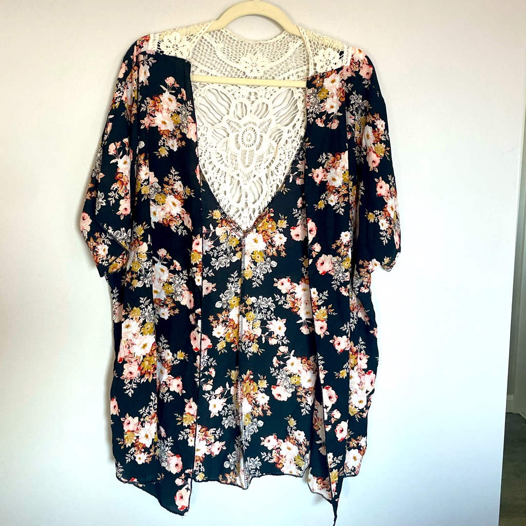Rue 21 Kimono Open Blouse Top Women’s Medium